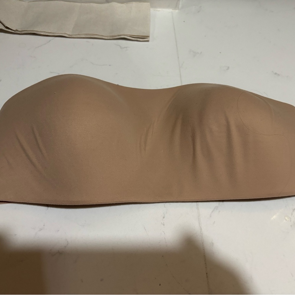 New Victoria's Secret Beige Strapless Smooth Bra Medium